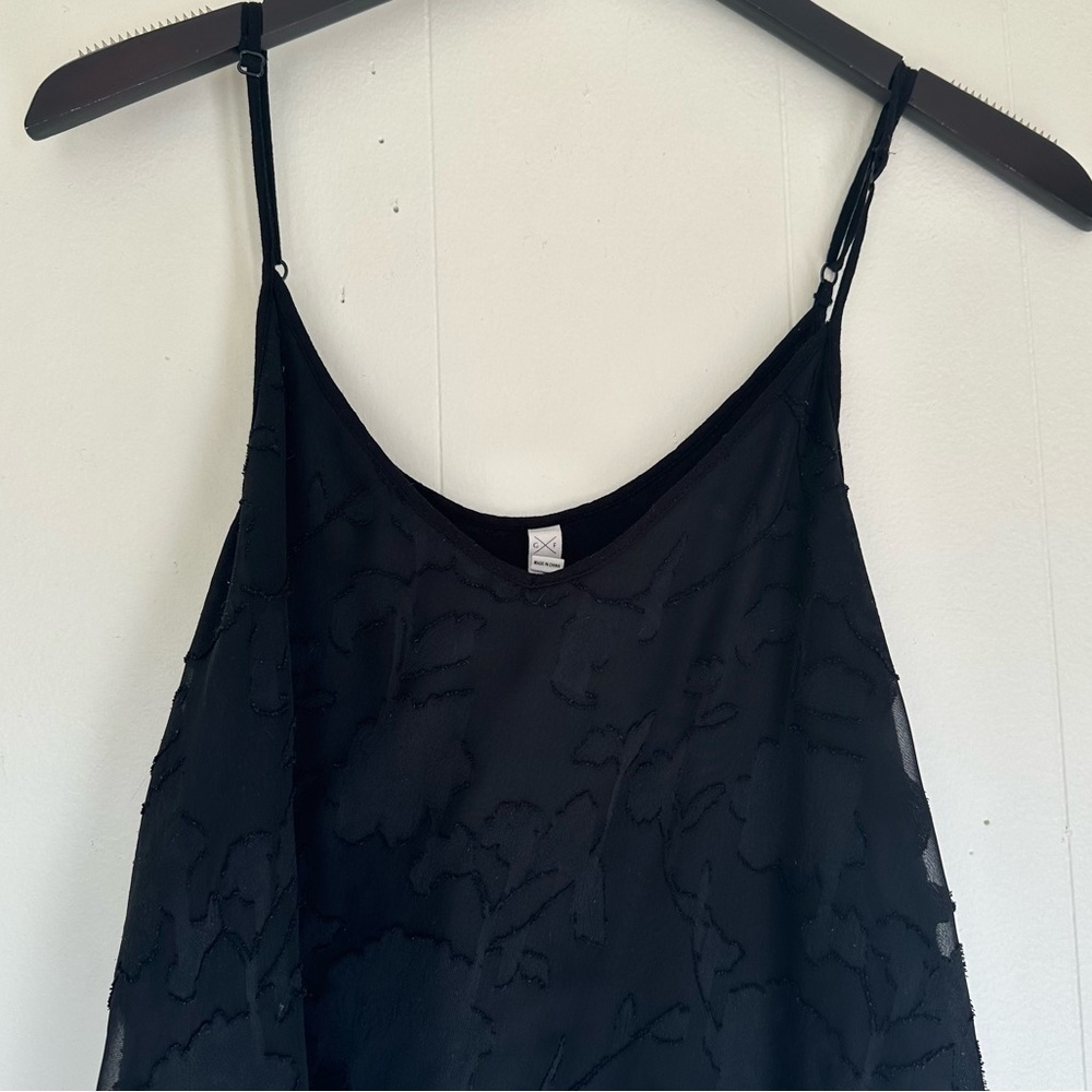 GENTLE FAWN Black Sheer Floral Pattern Overlay Camisole Small - Picture 2 of 8